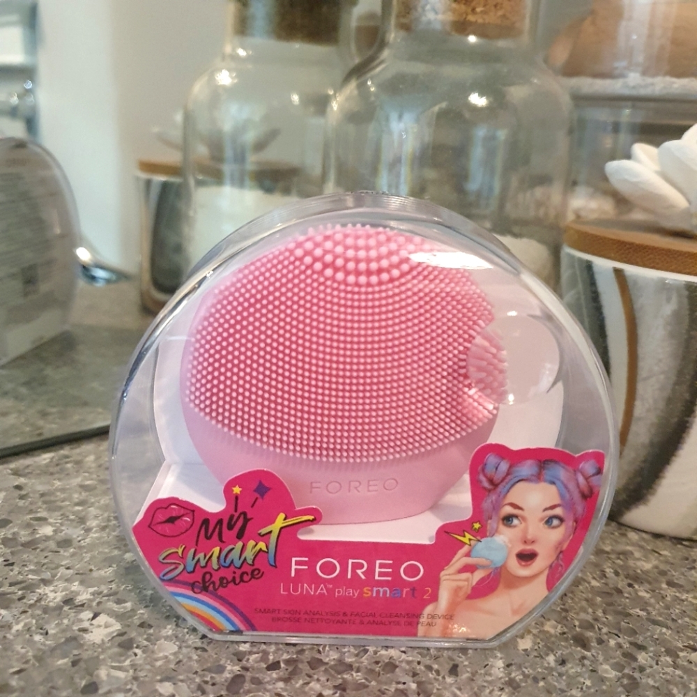 2/$25 FOREO Luna Play Smart 2 in Tickle Me Pink